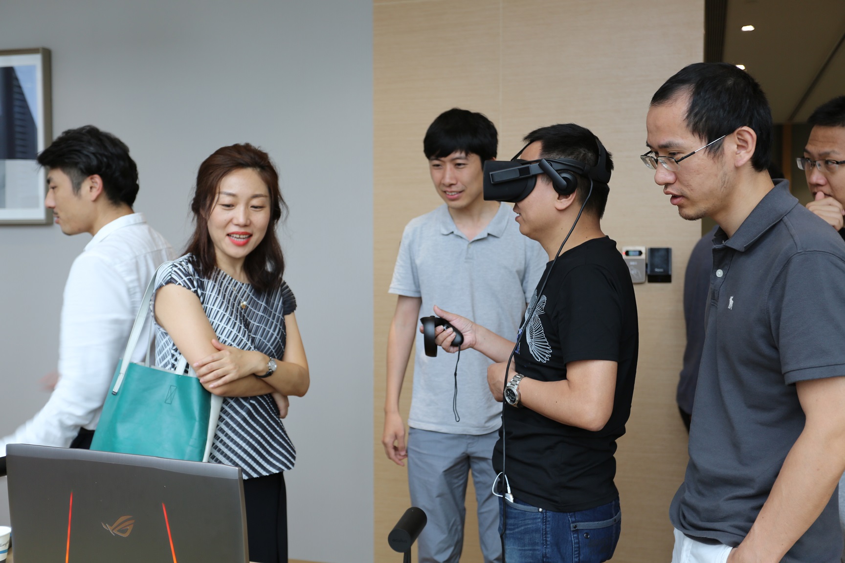 F25A6209 Ñз¢Ö°Ô±Ç××ÔÌåÑéVRÉè¼Æ°¸Àý